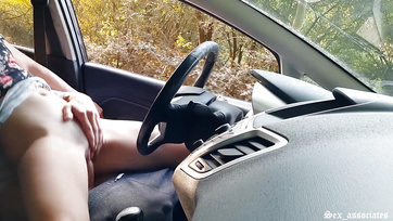 A kiscsaj kiszúrta hogy a tragacsban verem a falloszomat és odalépett megugrálni Thumb