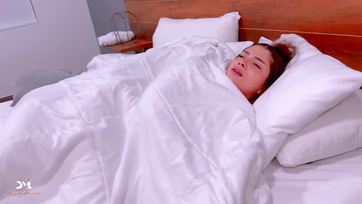 Megtapogattam a mostohanővérem kerek popsikáját miután este bevágódott mellém az ágyikóba Thumb