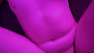 Fennhangon jajgatott a csábos amatőr bula mialatt a fiúja birizgálta a fenséges pináját Thumb