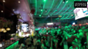 Bizony a kiruccanás alatt is két alkalommal megfektettem a nagy mellű cicusomat Thumb