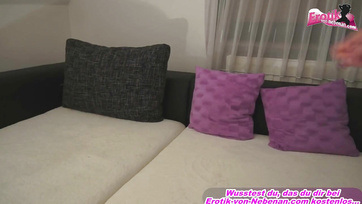 A nagy cicis bajor szuka előrehajolva happolt egy jó nagy kolbászt a szűk popsijába Thumb